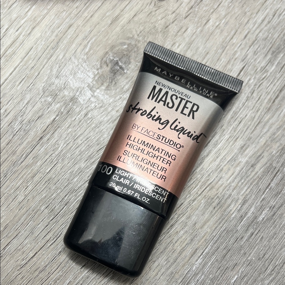 Maybelline Master Strobing Liquid - Light Iridescent